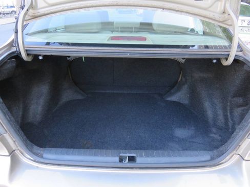 Used 2006 Toyota Corolla CE FWD image 21