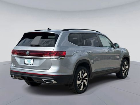Used 2025 Volkswagen Atlas SE FWD image 4