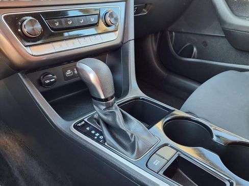 Used 2018 Hyundai Sonata SE image 10