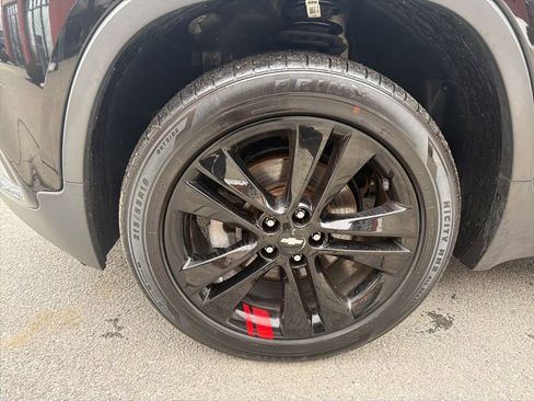 Used 2018 Chevrolet Trax LT w/ Sun & Sound Package image 10