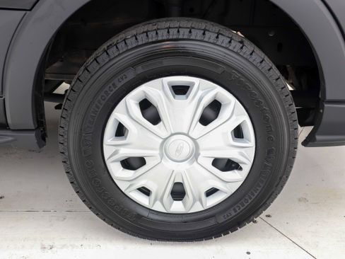 Used 2018 Ford Transit 350 XL image 29