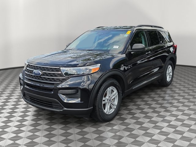 Certified 2023 Ford Explorer XLT RWD image 3