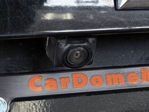 Used 2017 Chevrolet Malibu LT image 18