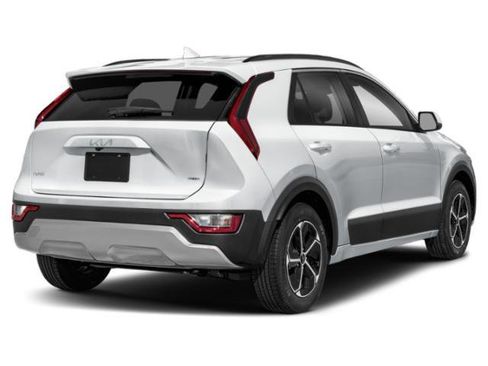 Used 2024 Kia Niro LX FWD image 3