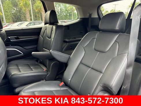 Used 2020 Kia Telluride EX w/ EX Premium Package FWD image 12