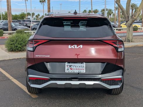 Used 2025 Kia Sportage SX image 5