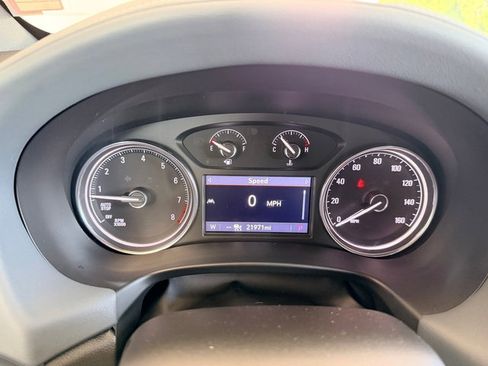 Used 2024 Buick Enclave Essence w/ Experience Buick Package FWD image 20