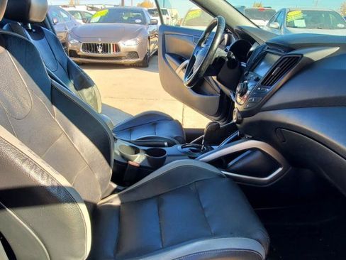 Used 2016 Hyundai Veloster Turbo FWD image 15