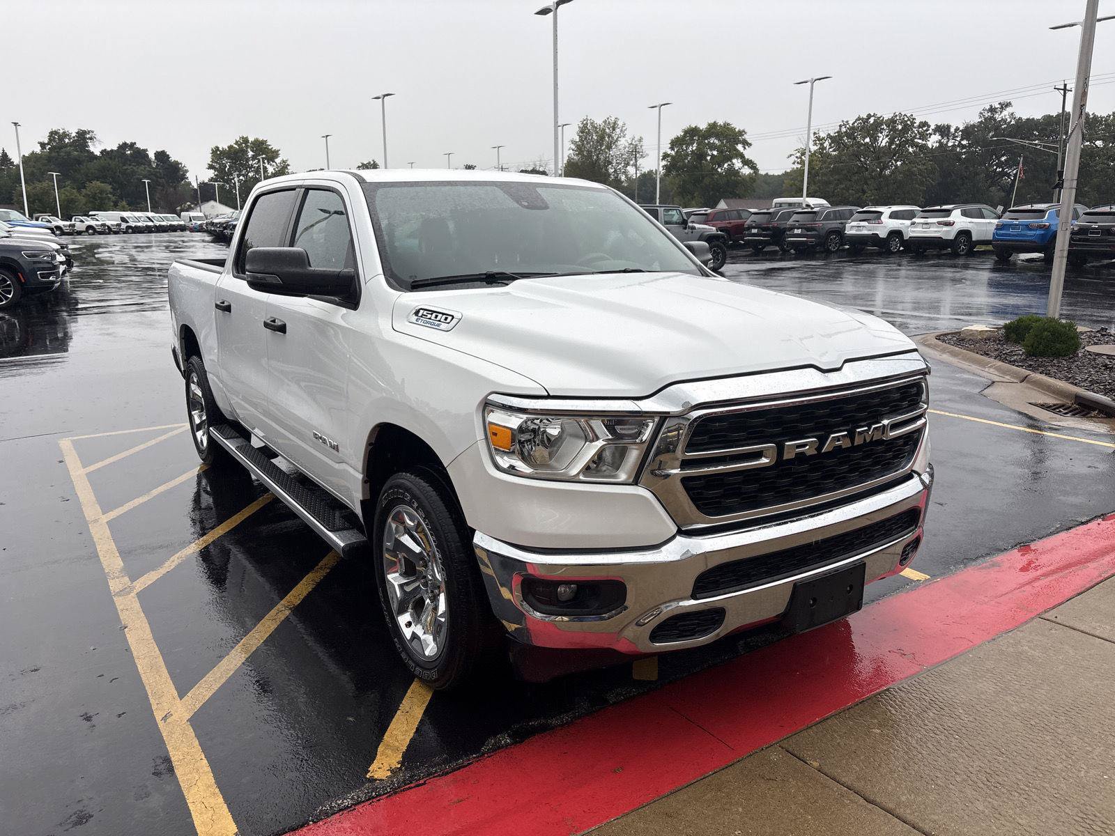 Used 2023 RAM 1500 Big Horn AWD/4WD image 3