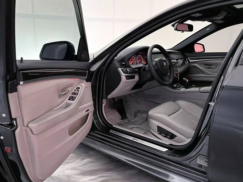 Used 2013 BMW 550i Sedan RWD image 16