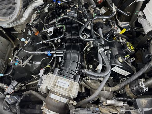 Used 2023 Ford Transit 350 XLT image 34