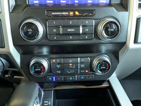 Used 2020 Ford F150 Lariat w/ Equipment Group 502A Luxury AWD/4WD image 18