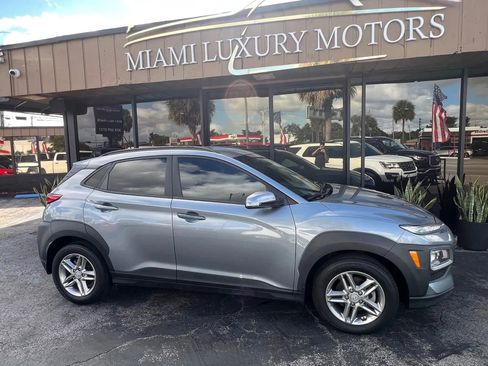 Used 2020 Hyundai Kona SEL FWD image 2