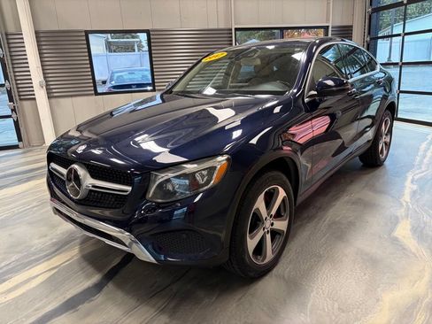 Used 2017 Mercedes-Benz GLC 300 4MATIC Coupe image 3