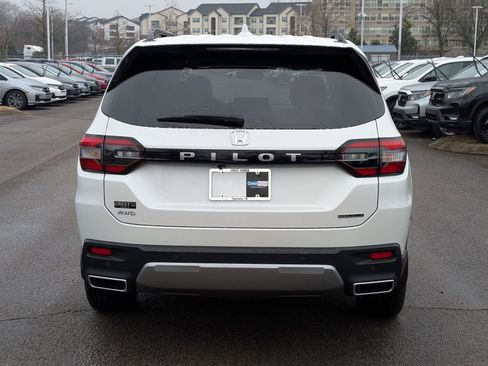 New 2026 Honda Pilot Touring image 10
