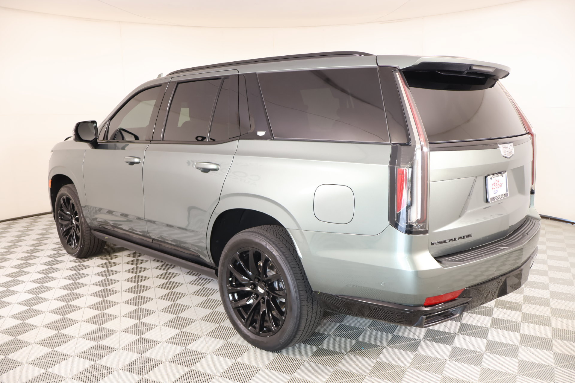 Used 2024 Cadillac Escalade Sport Platinum w/ LPO, ONYX Package AWD/4WD image 25