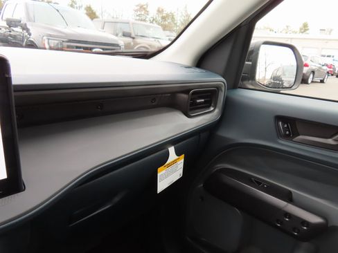 New 2026 Ford Maverick Lariat w/ Black Appearance Package image 12