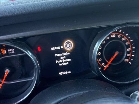 Used 2018 Jeep Wrangler Unlimited Sahara AWD/4WD image 12