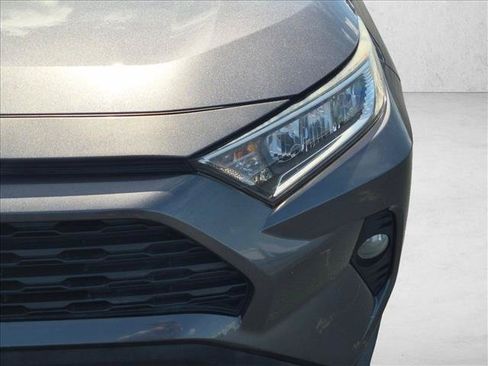 Used 2021 Toyota RAV4 XLE w/ Convenience Package FWD image 9