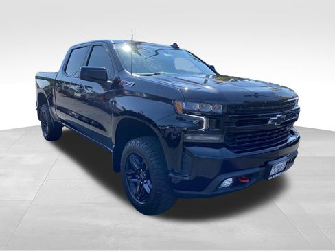 Used 2022 Chevrolet Silverado 1500 LT Trail Boss w/ Convenience Package II image 3