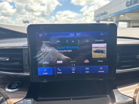 Used 2021 Ford Explorer Limited w/ Equipment Group 301A AWD/4WD image 23