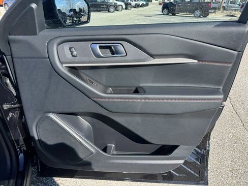 Used 2025 Ford Explorer ST-Line w/ ST-Line Street Pack image 32