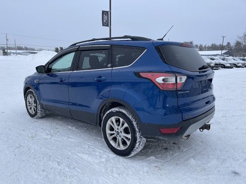 Used 2018 Ford Escape SE image 5