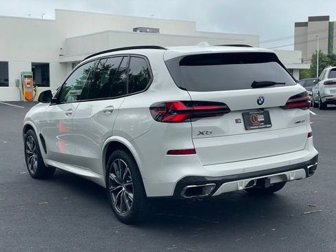 Used 2024 BMW X5 xDrive40i w/ M Sport Package AWD/4WD image 5