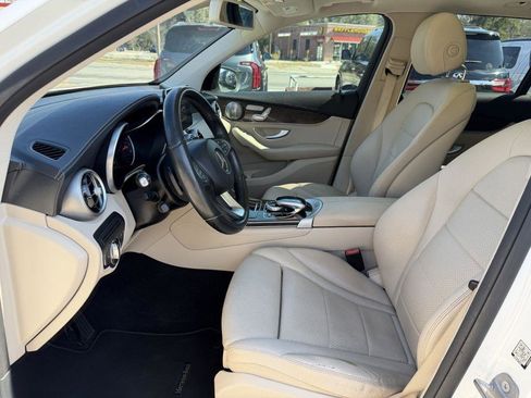 Used 2017 Mercedes-Benz GLC 300 w/ Premium 2 Package image 9