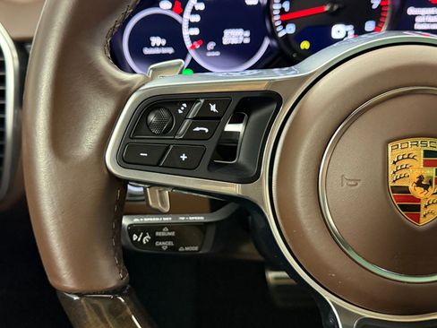 Used 2023 Porsche Cayenne S image 19