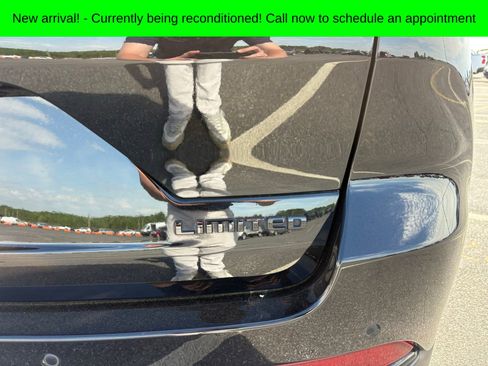 Used 2023 Jeep Grand Cherokee Limited w/ Luxury Tech Group II image 8