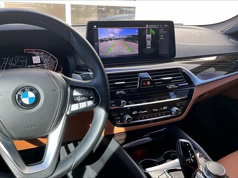 Used 2023 BMW 530i w/ Convenience Package RWD image 6