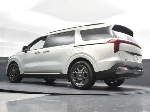 New 2026 Kia Carnival SX image 19