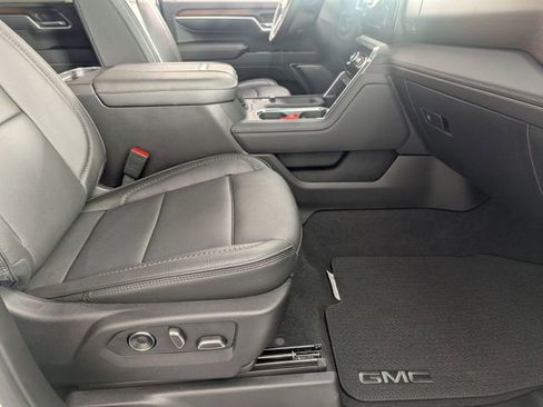 Used 2025 GMC Sierra 2500 Denali AWD/4WD image 34