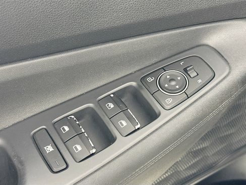 Used 2020 Hyundai Santa Fe SE image 15