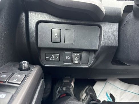 Used 2023 Toyota Tacoma TRD Off-Road image 21