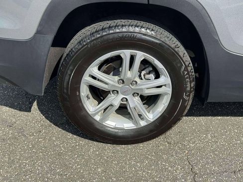 Used 2023 GMC Terrain SLE w/ Driver Convenience Package AWD/4WD image 10