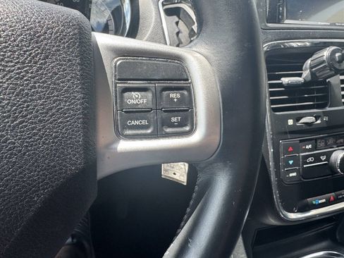 Used 2016 Dodge Grand Caravan R/T FWD image 27