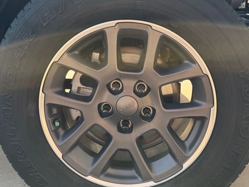 Used 2020 Jeep Gladiator Overland AWD/4WD image 28