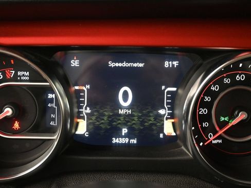 Used 2021 Jeep Gladiator Rubicon w/ Cold Weather Group AWD/4WD image 17