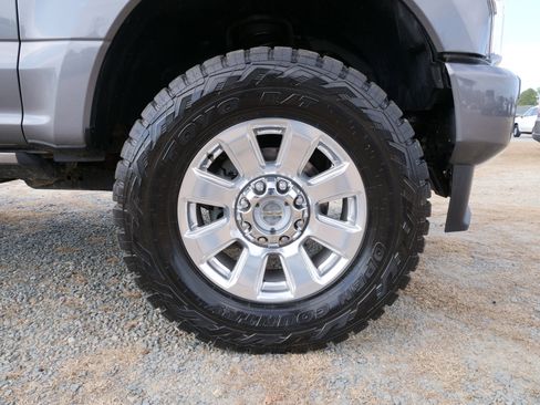 Used 2021 Ford F250 Platinum w/ FX4 Off-Road Package image 11