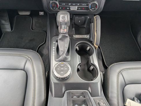 New 2026 Ford Bronco Badlands AWD/4WD image 16