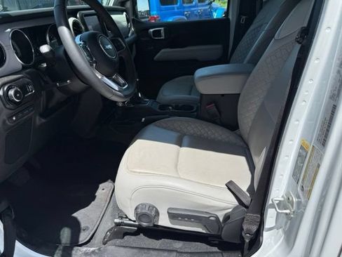 Used 2023 Jeep Wrangler High Altitude AWD/4WD image 9
