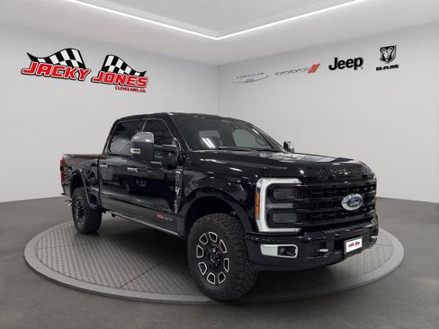 Used 2023 Ford F250 Platinum image 11