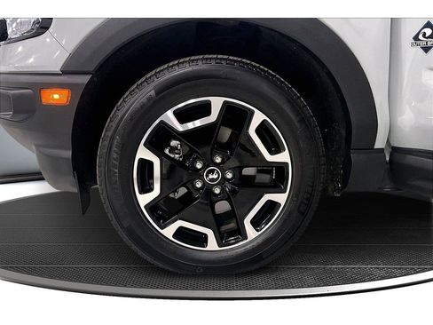 Used 2024 Ford Bronco Sport Outer Banks image 11