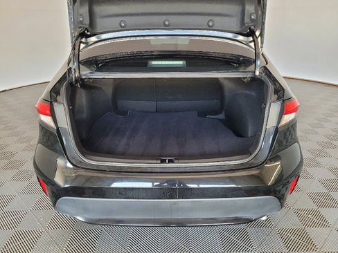 Used 2022 Toyota Corolla LE FWD image 29
