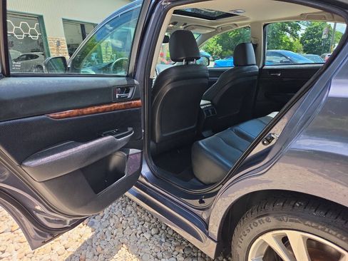 Used 2014 Subaru Legacy 2.5i Limited AWD/4WD image 16