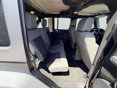 Used 2009 Jeep Wrangler Unlimited X AWD/4WD image 23