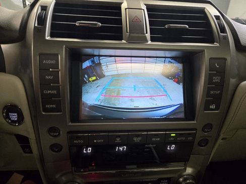 Used 2017 Lexus GX 460 Premium AWD/4WD image 18