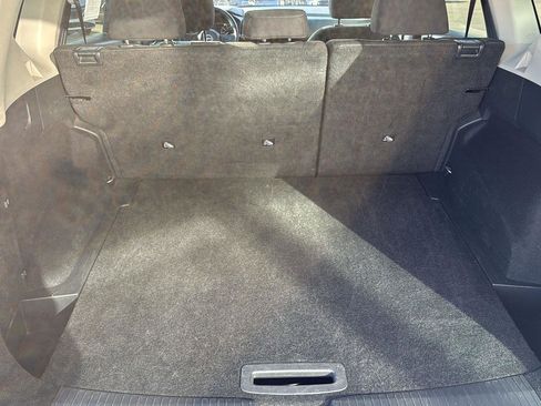 Used 2024 Nissan Rogue SV FWD image 8